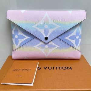 ❌SOLD!❌ ⭐️ Louis Vuitton Escale Large Kirigami! ⭐️